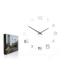 zegar-scienny-duze-lustrzane-cyfry-srebrny-polysk
