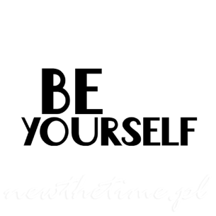 Czarny napis ścienny – naklejany połysk Be Yourself