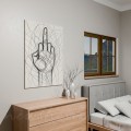 Obraz-na-płotnie-raw-trace-czarny-bialy-motyw-dloni-wizualizacja-3-na-betonowej-scianie-bok-60-40-cm